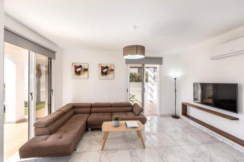 Koplietošanas atpūtas telpa ar TV, Sweet Seaview Villa in Sotira