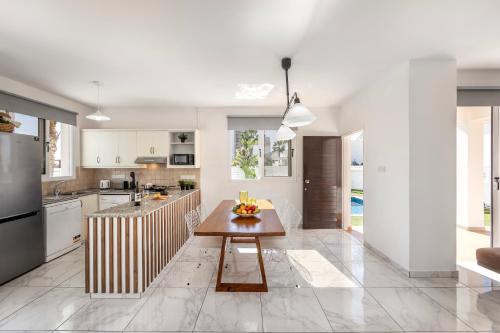 virtuve, Sweet Seaview Villa in Sotira