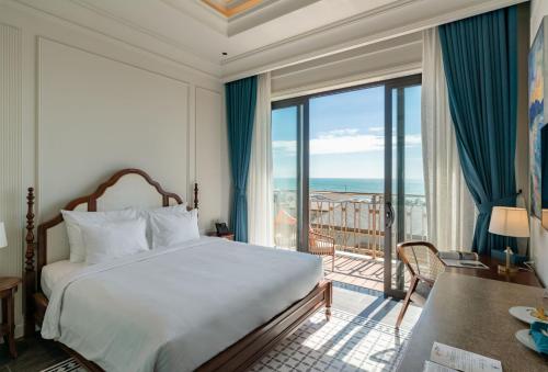 Share Villa Room - Double or Twin Room