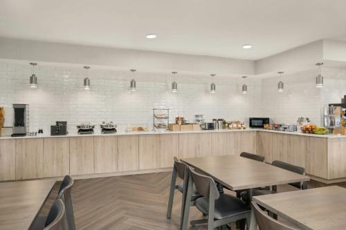 Fairfield Inn & Suites Mt. Pleasant - image 2