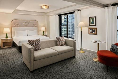 King Studio with Sofa Bed