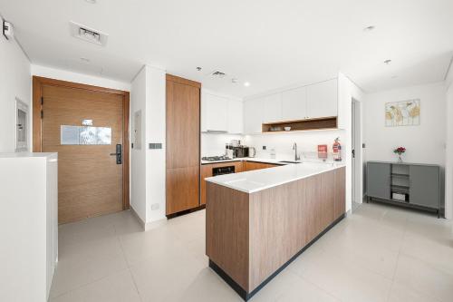 FIRST CLASS 1BR Stylish Urban Retreat, Dubai (Foto 3)