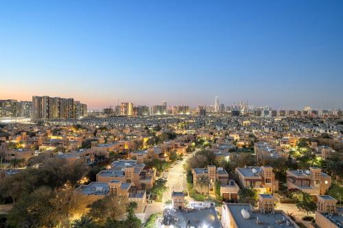 FIRST CLASS 1BR Stylish Urban Retreat, Dubai (Foto 8)