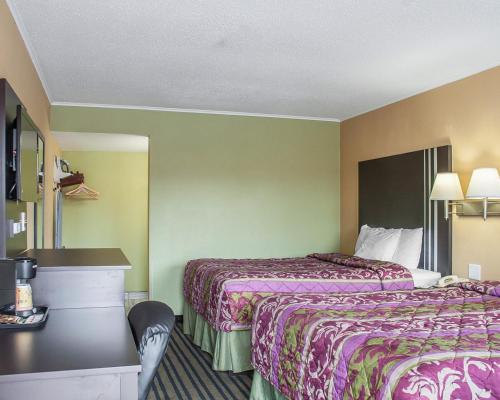 Amherst Inn & Suites The 2-star Rodeway Inn & Suites Amherst offers comfort and convenience whether youre on business or holiday in Buffalo (NY). The property offers a wide range of amenities and perks to ensure you have