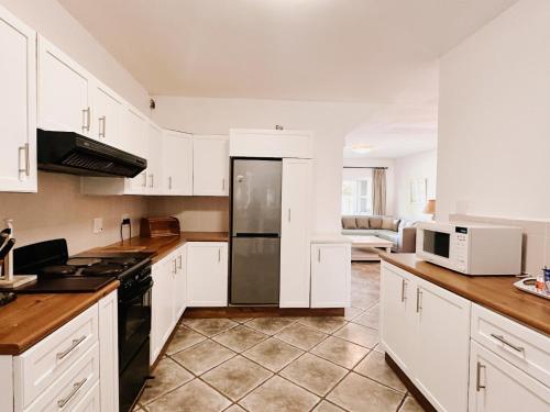 Kitchen, Wildecrest & Ripplemead, Amblewood Guesthouse in Kenton-on-Sea