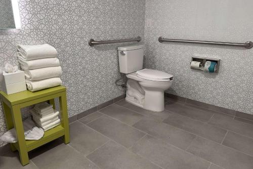Hampton Inn Milpitas - image 10