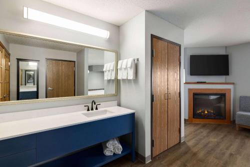 Superior King Studio Suite