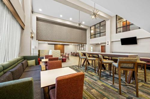 Lobby, Hampton Inn & Suites Wilson-I-95 in Wilson (NC)