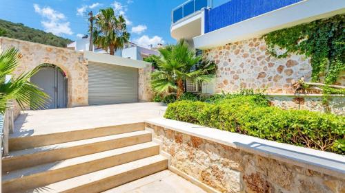 Kalkan 4 Bedroom Villa - image 3