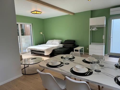 シュトラスセン Appartement NEUF, 6 personnes, 2 chambres 4つ星 シングルルーム スイート