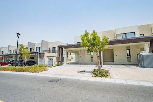 Conveniently Located Near Airport and Expo City 4BR Townhouse with Assistant Room at Parkside 2, Dubai South by Deluxe Holiday Homes, Dubai (Foto 9)