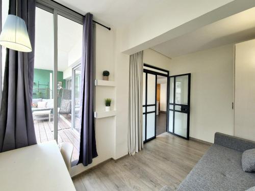 Three Bedroom Apartment with Balcony - 1 Bar Kochva Street image 7
