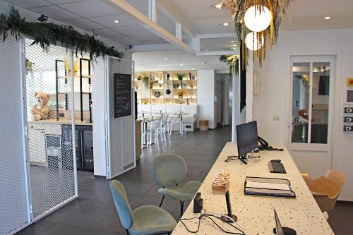 Lobby, Kyriad La Rochelle Centre ville in La Rochelle City Center