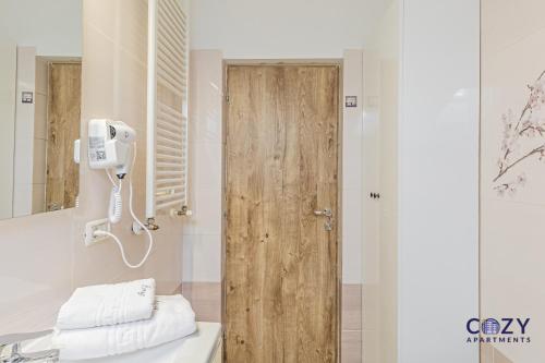 Cozy Deluxe 2 Bedrooms Apartment with Terrace - Coresi Mall Brasov - image 5