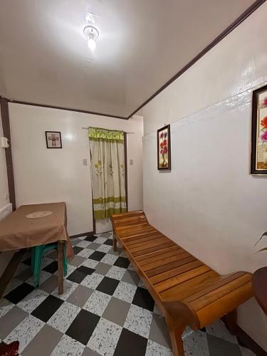  50 m² dengan 1 kamar tidur dan 1 kamar mandi pribadi di Clarin (Camila’s Payag) in Clarin