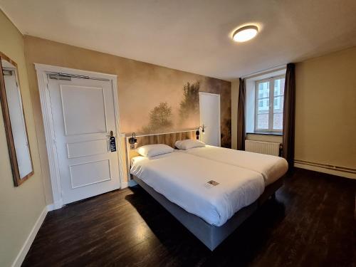 Fletcher Hotel La Ville Blanche - image 12