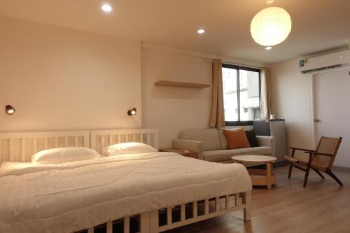 24 Apt, Bangkok