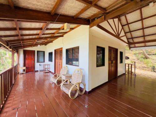 Alam Indah Busuanga Beach Villas in Busuanga