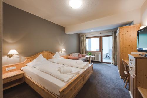Hotel Tyrol - image 9