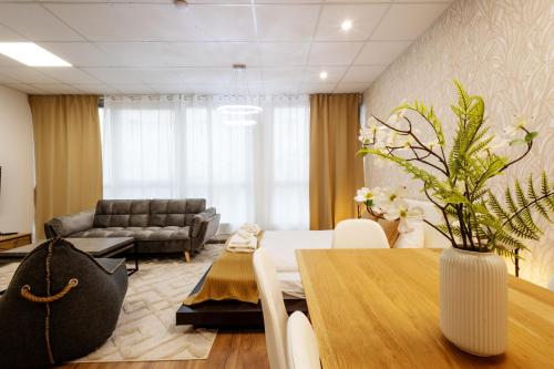 Livin Apartments - T75a 3