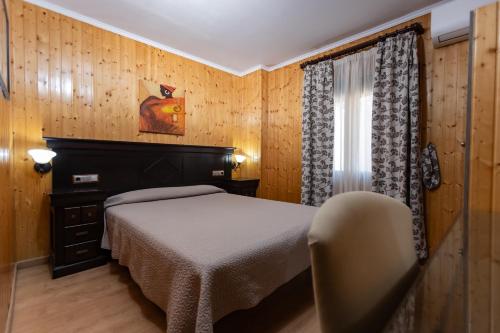Hostal - Bungalows Camping Cáceres