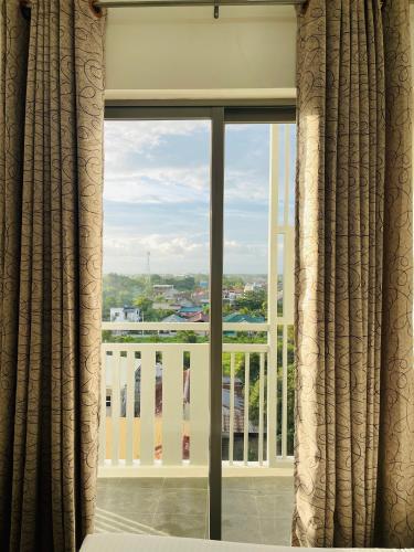 Balcony/terrace, WV TOWERS near Amosup Seamen's Hospital