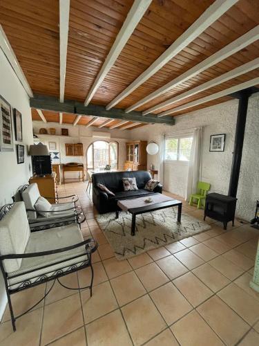 Charming house with garden terrace and barbecue gîte à louer Encausse