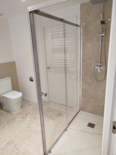 Fürdőszoba, XELIÑAd (XELINAd) in A Estrada