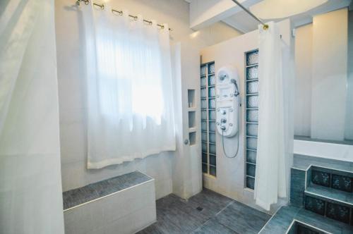 Bathroom, Villa Jhoana Resort in Angono