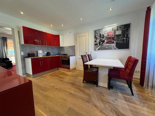 3 bedrooms, 5 beds