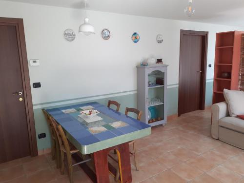 VILLETTA TRA GLI ULIVi 2 VILLETTA TRA GLI ULIVi 2