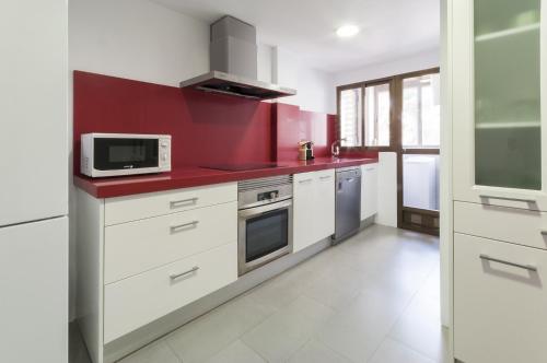 Apartment with Sea View image 9