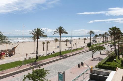 Apartment with Sea View image 2
