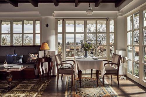 Restaurant, Rokusfalvy Borhotel es Fogado in Etyek