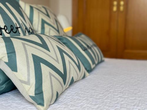 Three-Bedroom Apartment with Sea View image 9