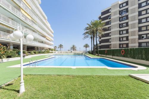Three-Bedroom Apartment with Sea View image 3