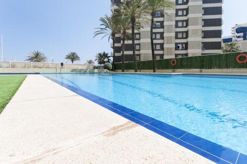 Three-Bedroom Apartment with Sea View image 2