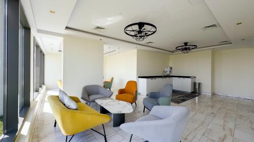 Modern Studio With All Amenities Ideal Location, Dubaj (zdjęcie 4)