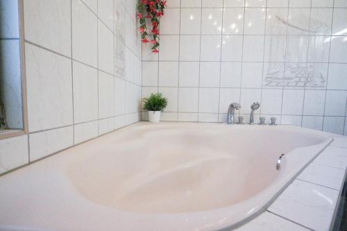 Faciliteter, Poolaris - Modernes Ferienhaus mit Whirlpool in Pruchten