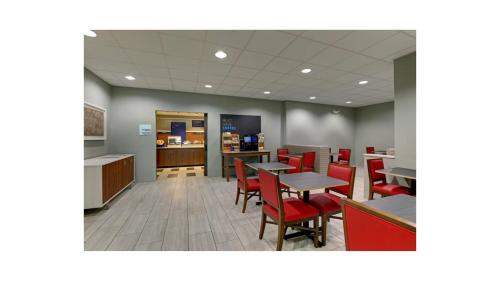 Holiday Inn Express Campbellsville an IHG Hotel - image 2