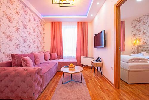 Deluxe One-Bedroom Apartment (4 Adults) image 4