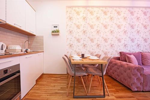 Deluxe One-Bedroom Apartment (4 Adults) image 6