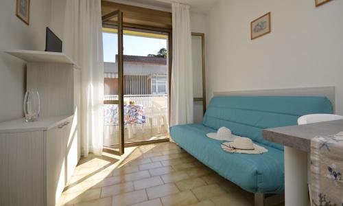 One-Bedroom Apartment image 10