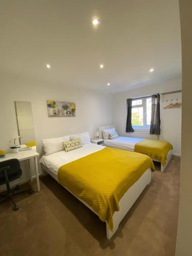 Fabulous Private Bedrooms near Euston Station, Central London, London