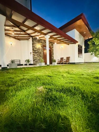 Three-Bedroom Apartment room in Rainbow Villa