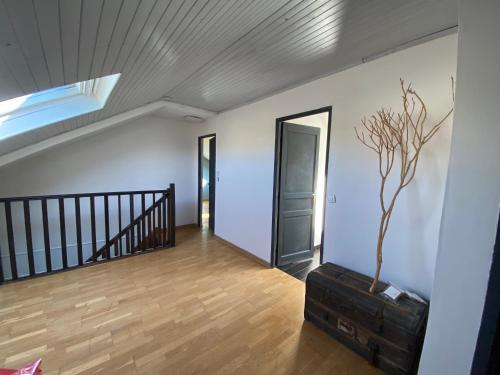 Une belle chambre au calme avec piscine in Sucy-en-Brie