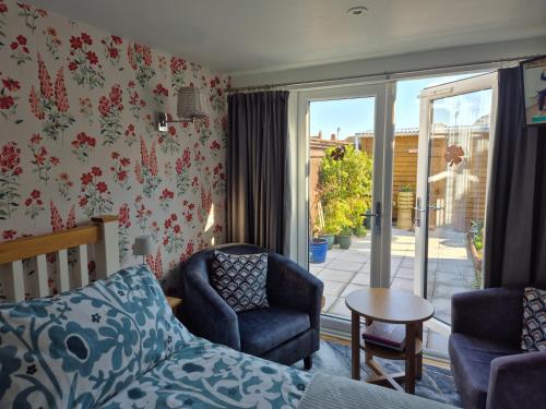 Flower Garden Studio in Sheringham-Cycle friendly