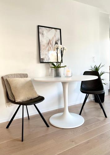 Stylish & Central by the pier Cozy balcony, Arendal (foto 9)