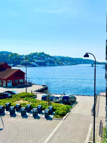 Stylish & Central by the pier Cozy balcony, Arendal (foto 2)