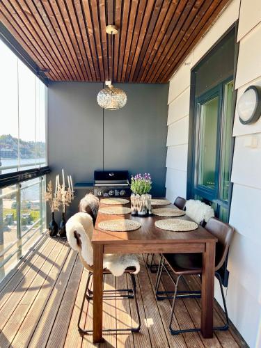 Erkély/terasz, Stylish & Central by the pier Cozy balcony in Arendal